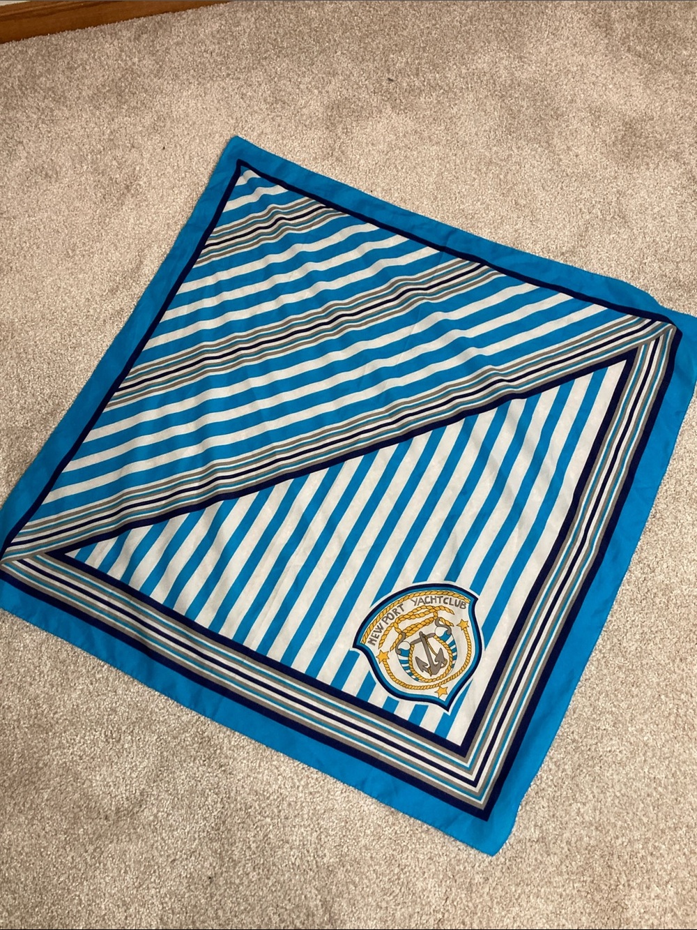 VINTAGE (?) NANTUCKET: NEWPORT YACHT CLUB SILK SCARF, top or headwrap, 30x30 - Picture 4 of 7